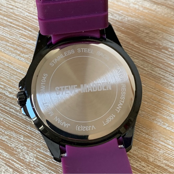 Steve Madden Purple Silicone Strap Embossed Logo Watch - Picture 5 of 11